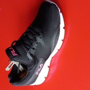 🔸- size 6.5 Fila Ladies Trazoros Energized 2 - BNIB
